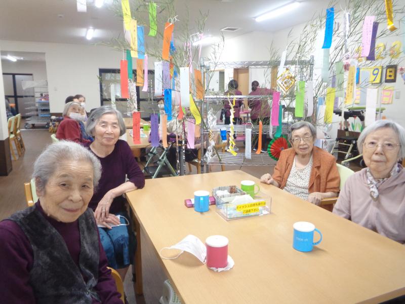 いこいの里古賀　【七夕の短冊飾りつけ】