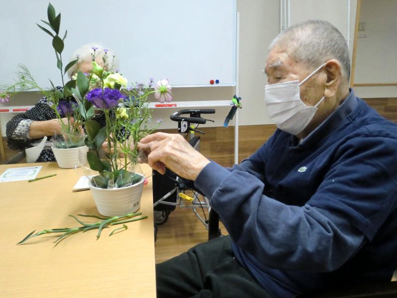 いこいの里古賀　フラワーアレンジメント教室NO2